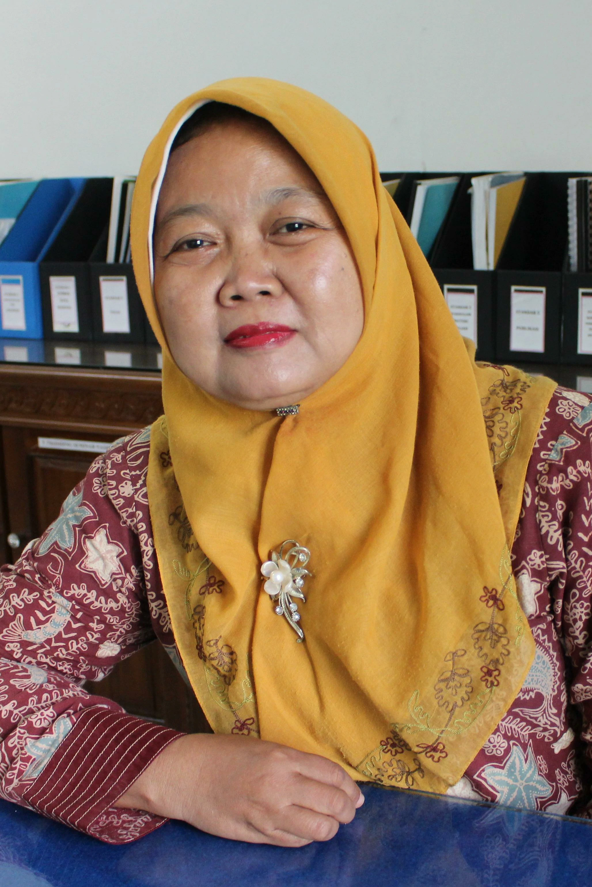 Dr. Suci Rahayu